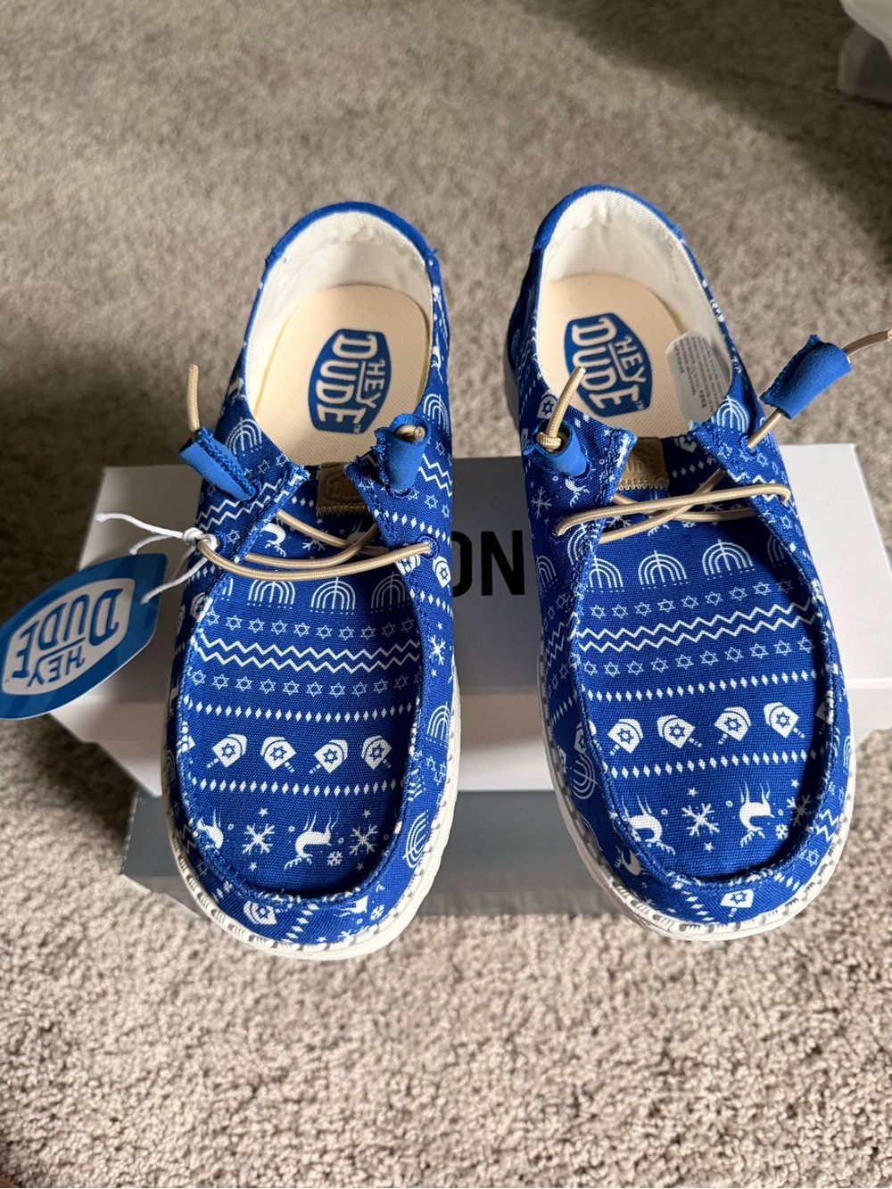 Hey Dude Women’s Blue Patterned Canvas Slip-On Shoes size 6W